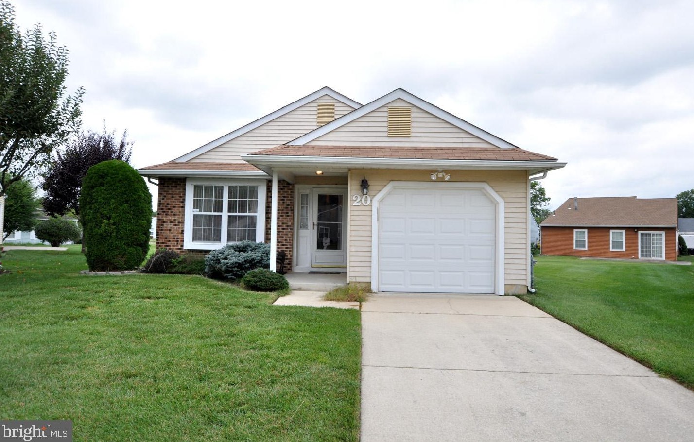 20 Danville Ct, Mount Laurel, NJ 08054-3019