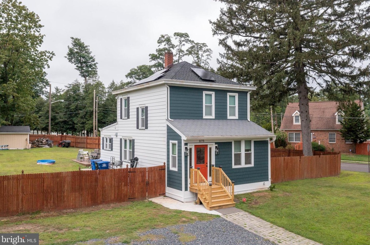 615 5th St, Roebling, NJ 08554