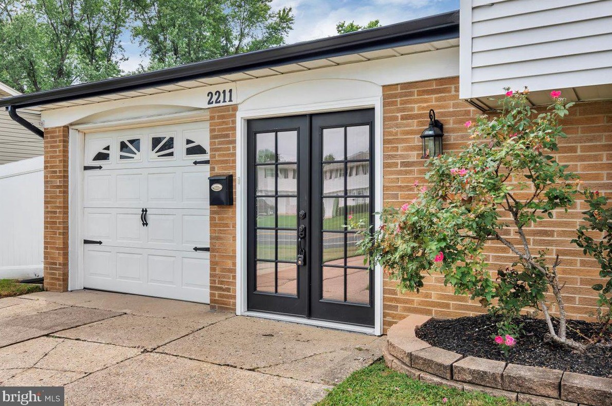 2211 New Albany Rd, Riverton, NJ 08077