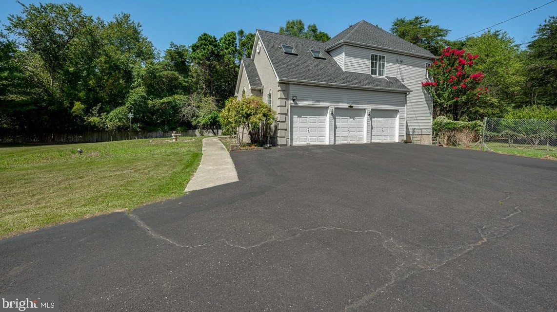 110 Dixontown Rd, Medford NJ  08055-9775 exterior