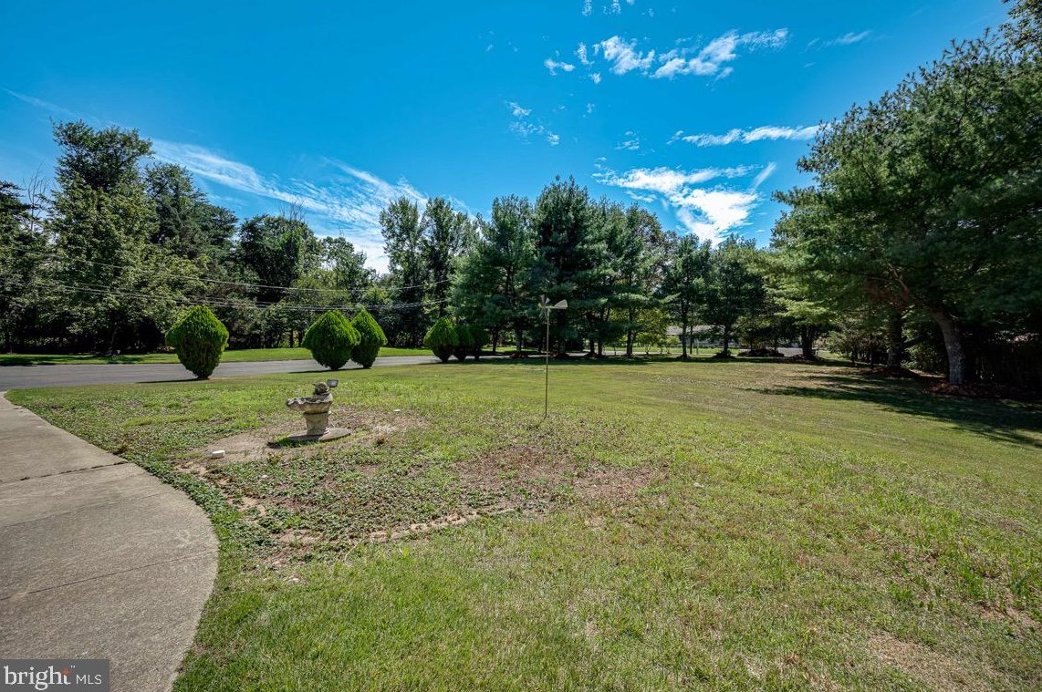 110 Dixontown Rd, Medford NJ  08055-9775 exterior