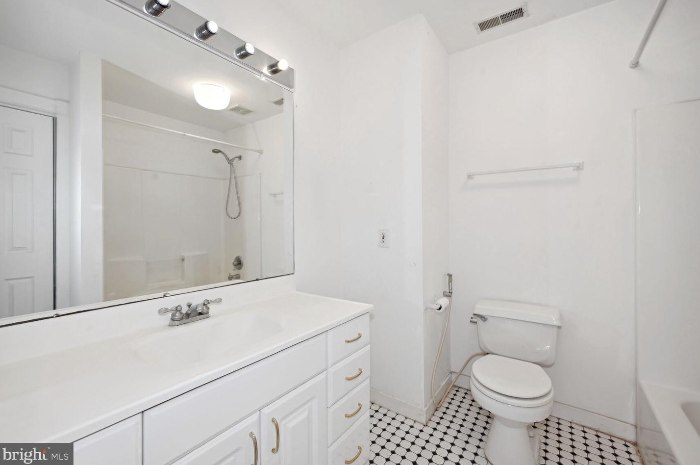 110 Dixontown Rd, Medford NJ  08055-9775 exterior