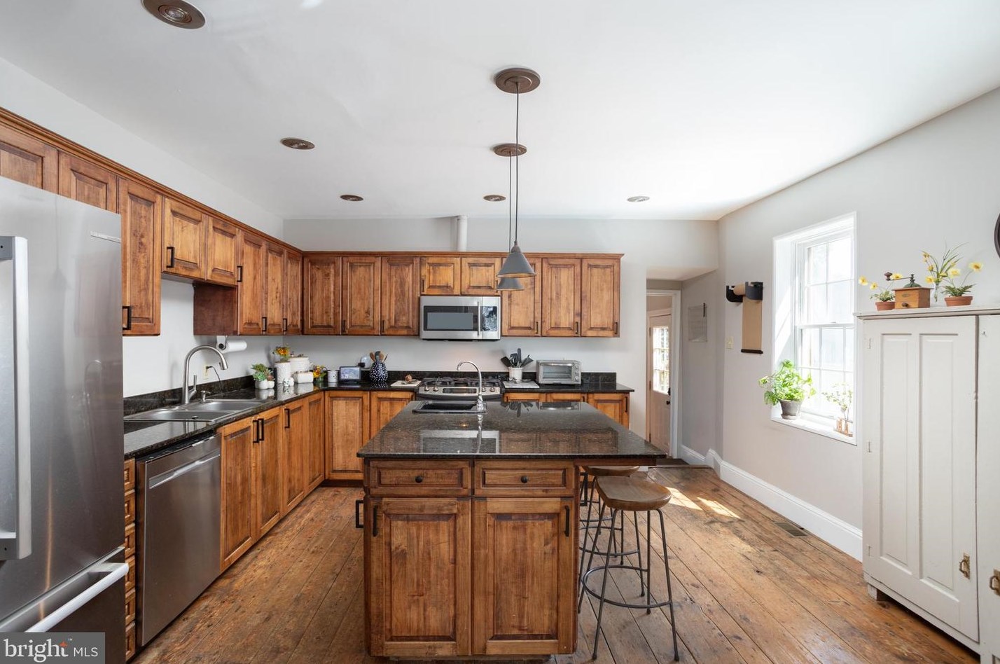 25 Farnsworth Ave, Chesterfield NJ  08505-1346 exterior