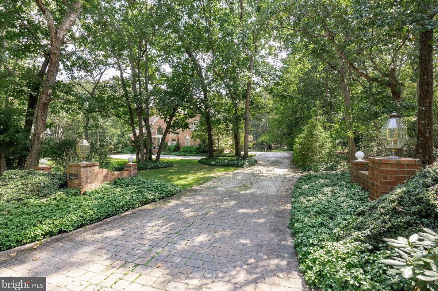 5 Fox Hill Dr, Southampton, NJ 08088-9043