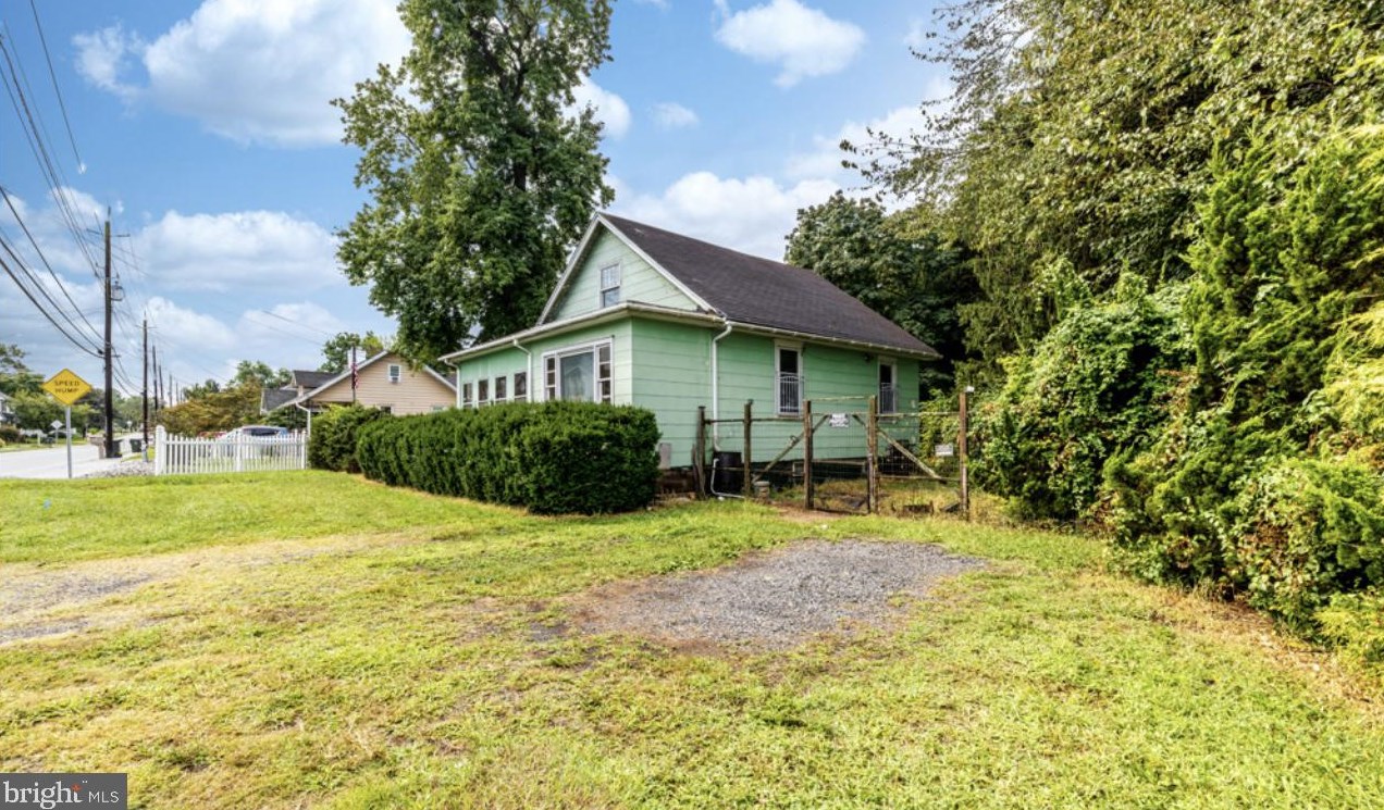 400 Neck Rd, Burlington, NJ 08016-2114