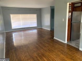 18 Larkin Rd, Burlington NJ  08016-2949 exterior