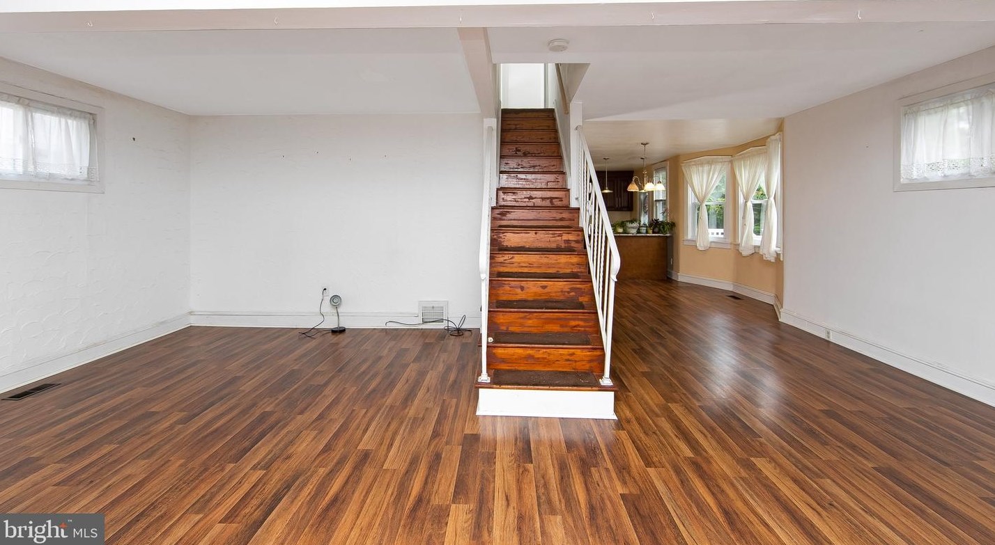 135 Lenola Rd, Moorestown, NJ 08057-1544