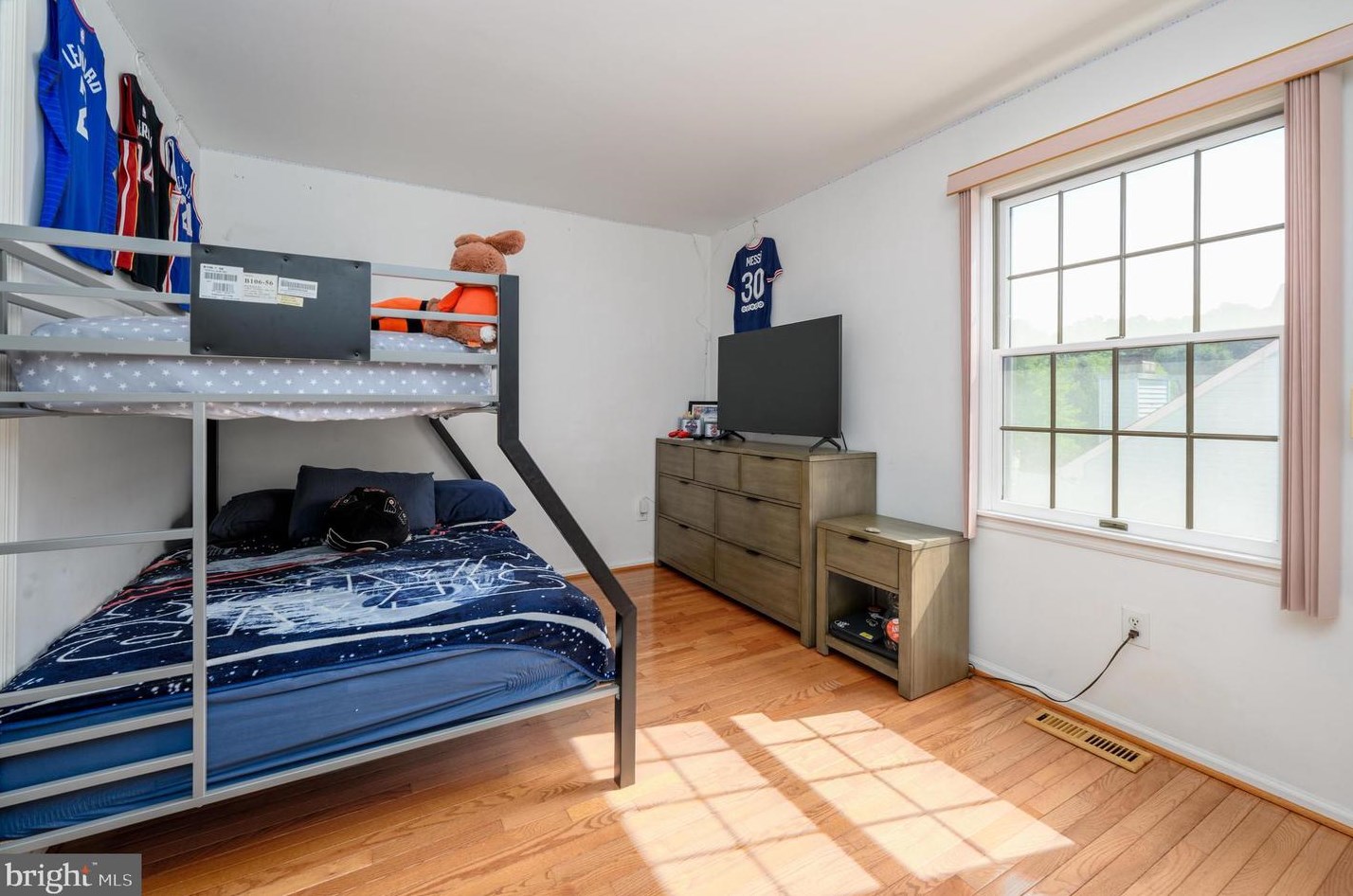 1 Edinburgh Ln, Mount Laurel NJ  08054-1203 exterior