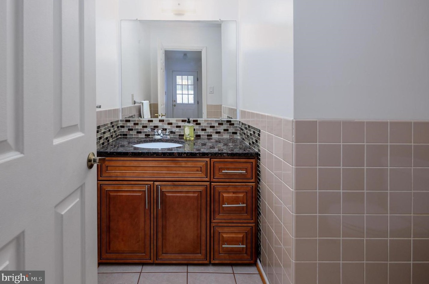 1 Edinburgh Ln, Mount Laurel NJ  08054-1203 exterior