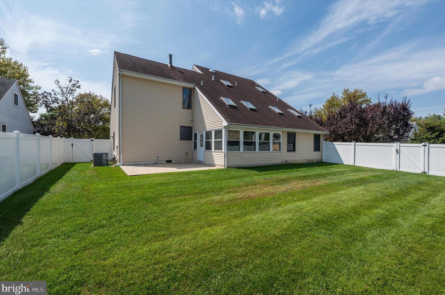 1 Edinburgh Ln, Mount Laurel NJ  08054-1203 exterior