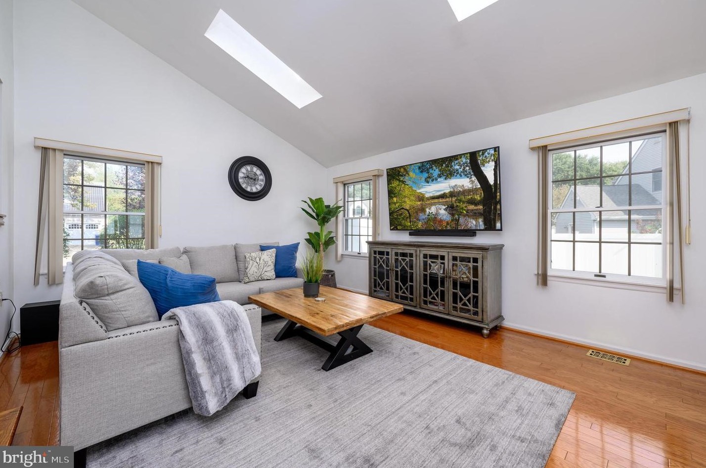 1 Edinburgh Ln, Mount Laurel NJ  08054-1203 exterior