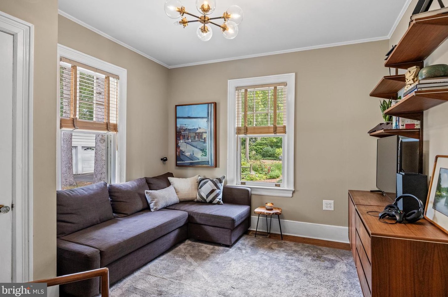 15 Maple Ave, Moorestown NJ 08057-1860 exterior