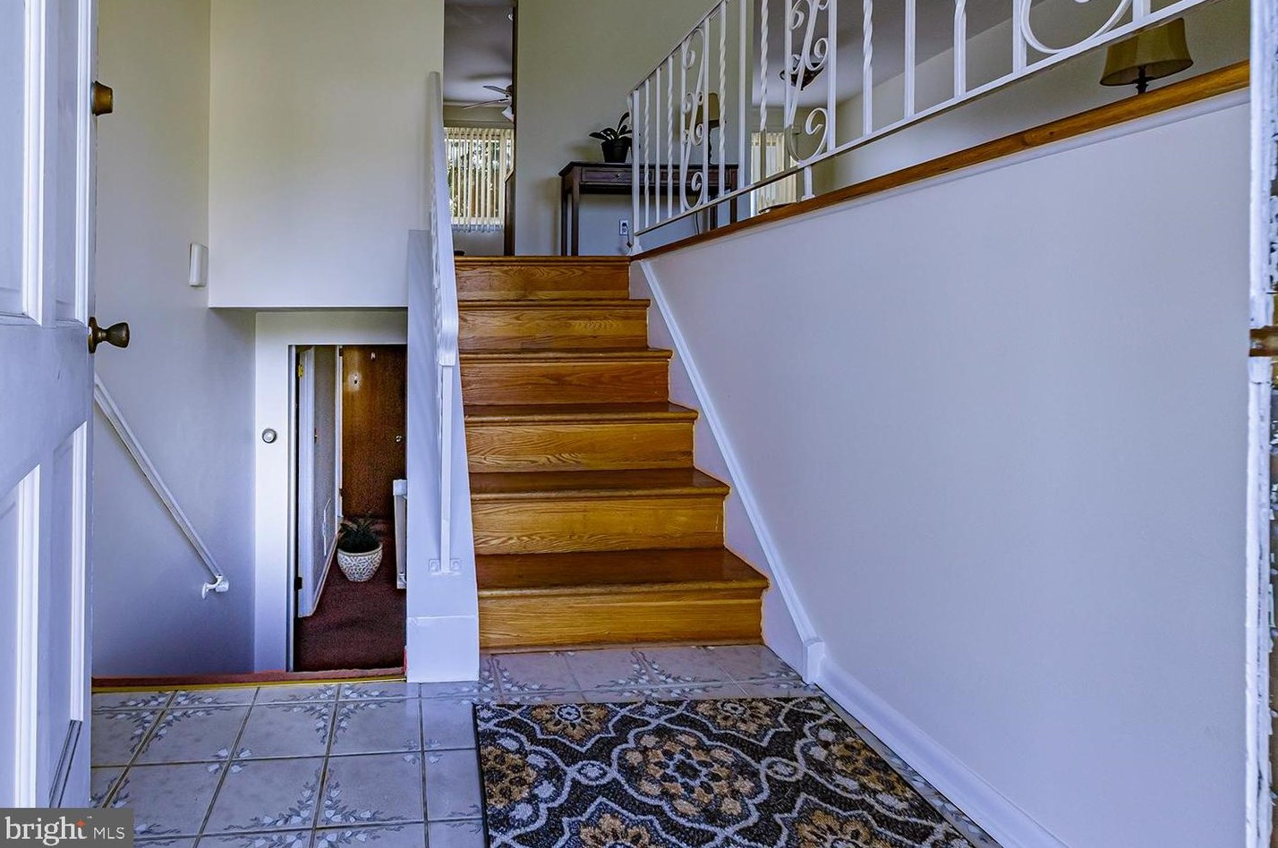 113 Beechwood Dr, Mount Laurel NJ  08054-1040 exterior