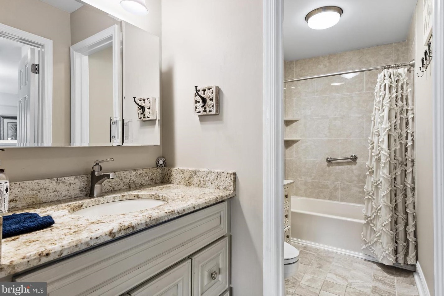 3 Bluebell Ln, Mount Laurel NJ  08054-3506 exterior