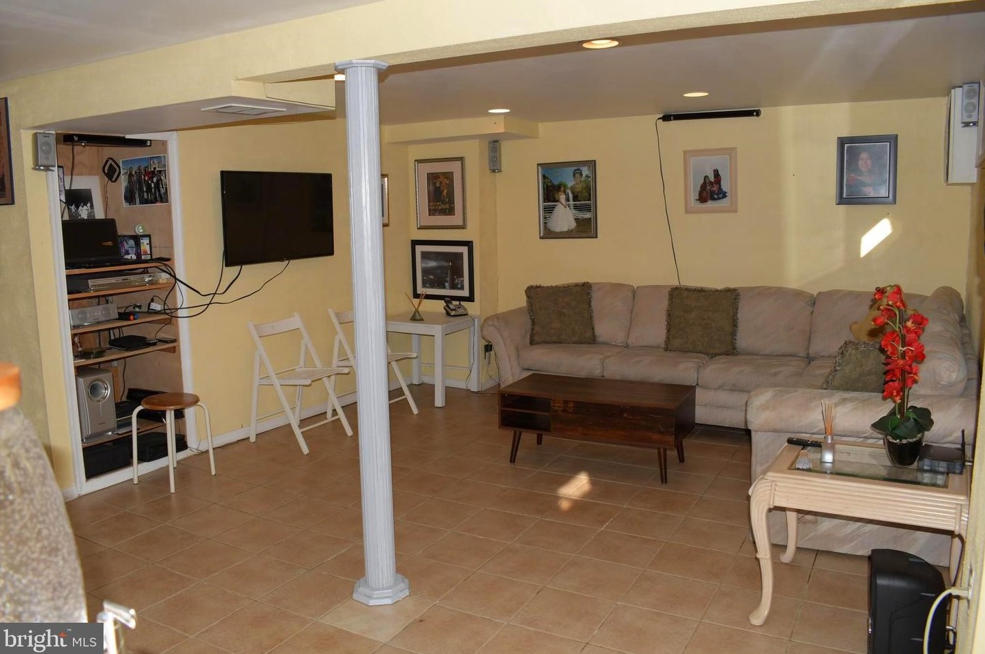 12 Crestwood Dr, Burlington NJ 08016-3112 exterior