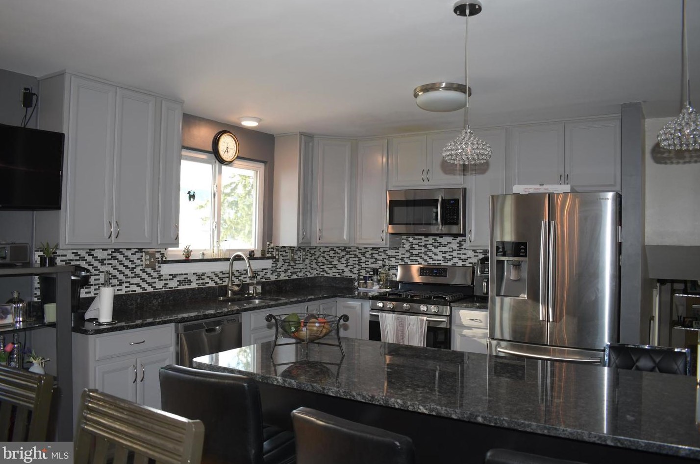 12 Crestwood Dr, Burlington NJ 08016-3112 exterior