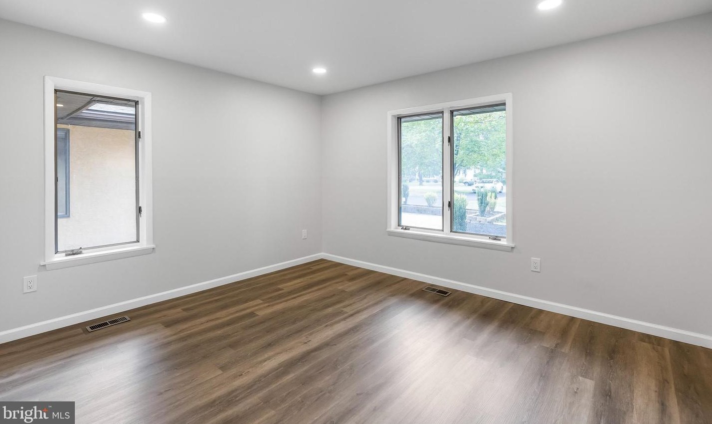 4304 Bridgeboro Rd, Moorestown NJ 08057-1417 exterior