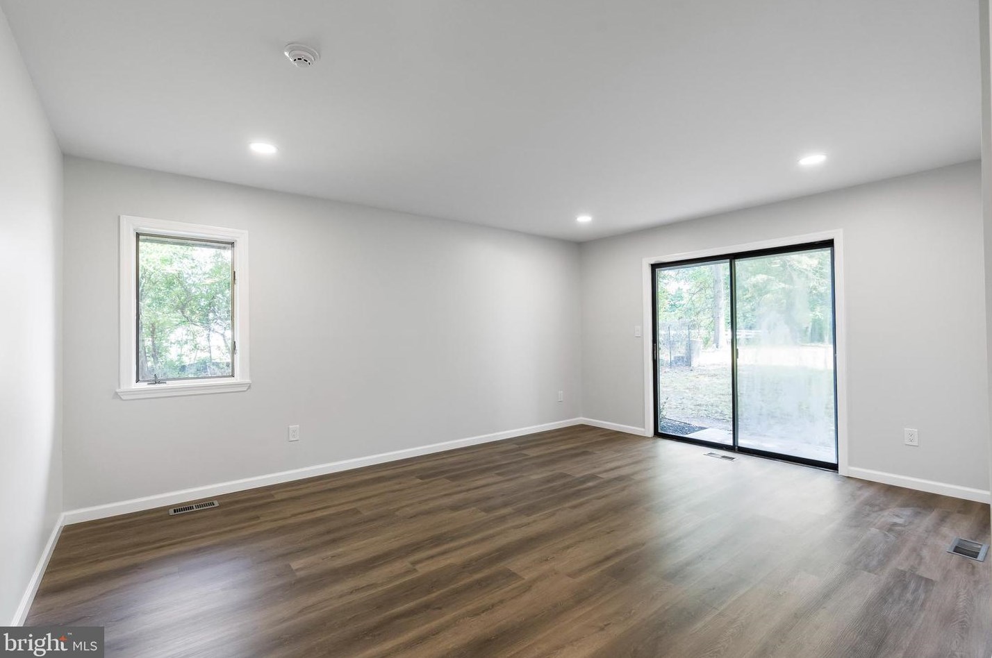 4304 Bridgeboro Rd, Moorestown NJ 08057-1417 exterior