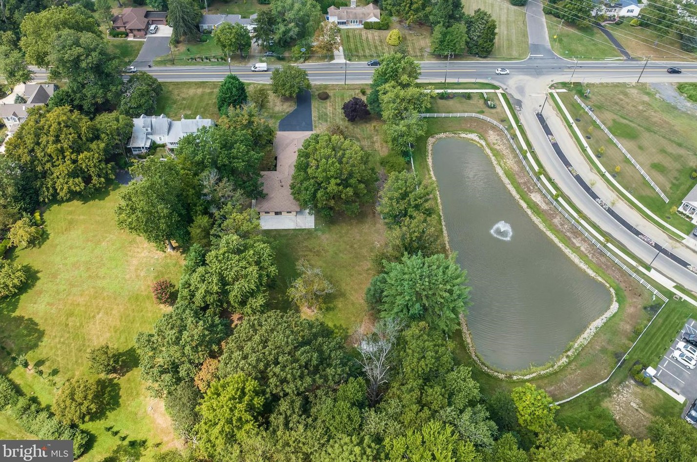 4304 Bridgeboro Rd, Moorestown NJ 08057-1417 exterior