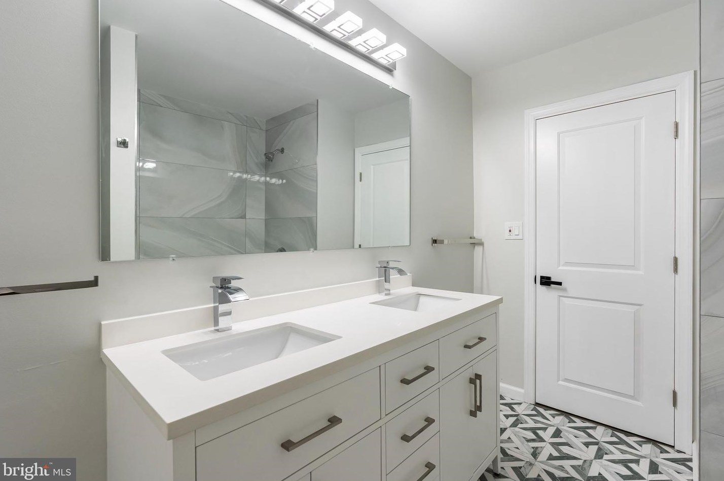 4304 Bridgeboro Rd, Moorestown NJ 08057-1417 exterior