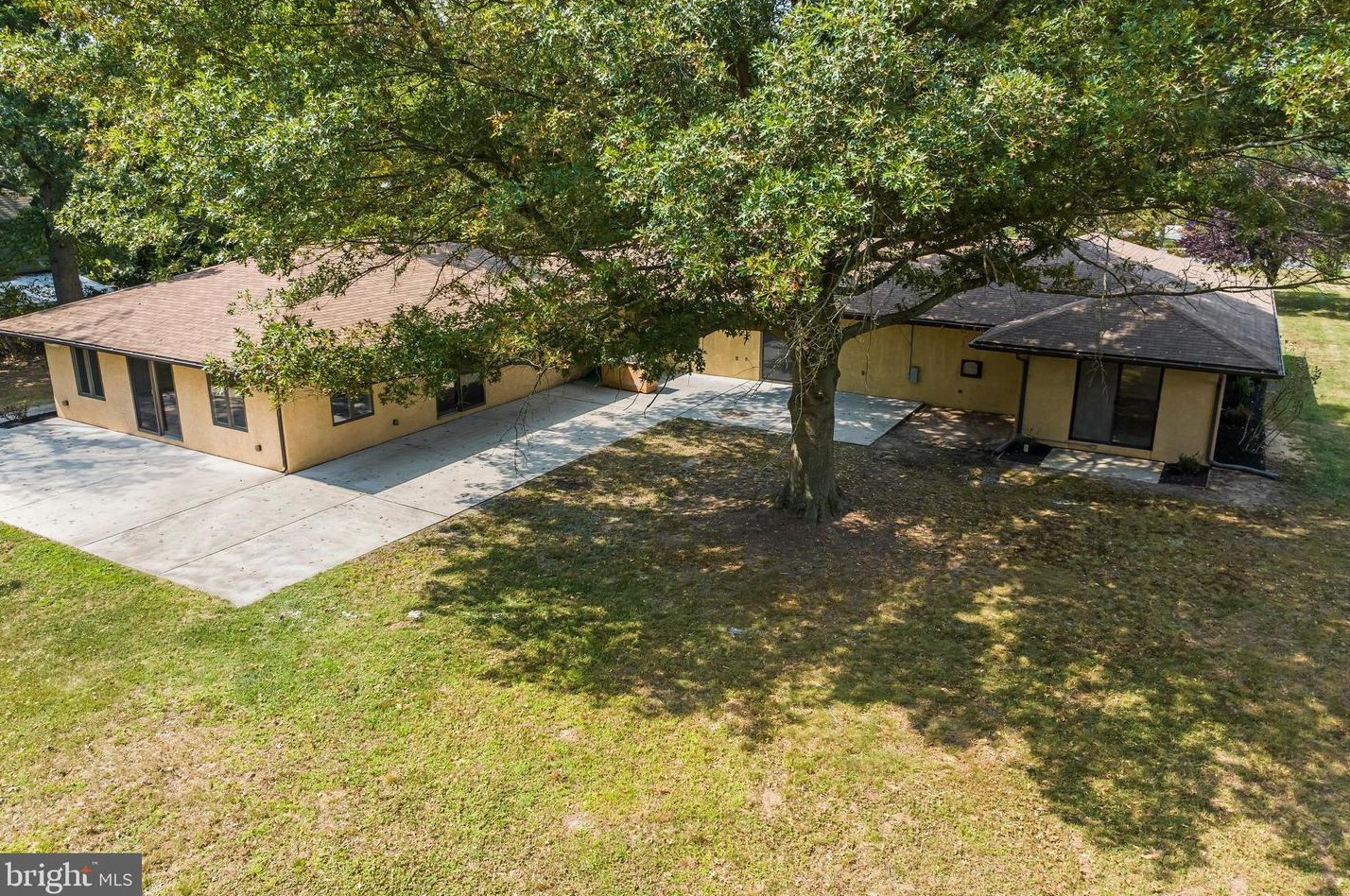 4304 Bridgeboro Rd, Moorestown NJ 08057-1417 exterior