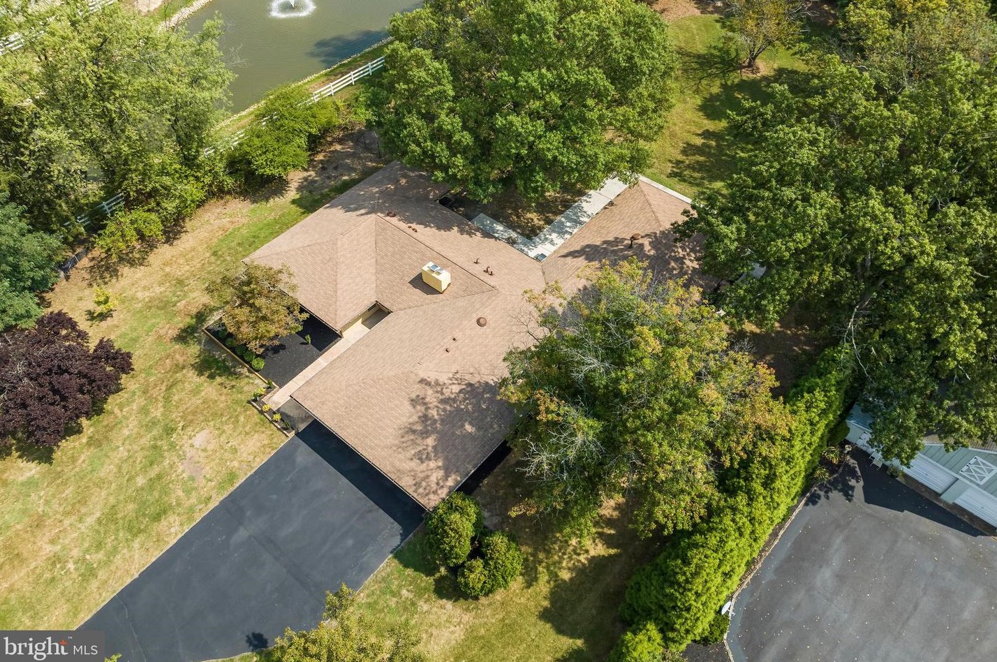 4304 Bridgeboro Rd, Moorestown NJ 08057-1417 exterior