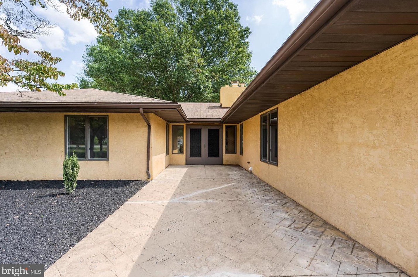 4304 Bridgeboro Rd, Moorestown NJ  08057-3732 exterior