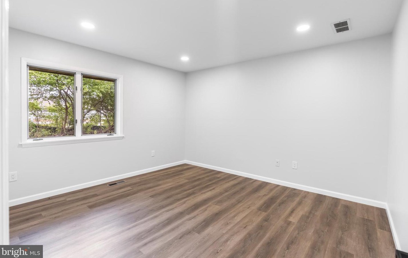 4304 Bridgeboro Rd, Moorestown NJ 08057-1417 exterior