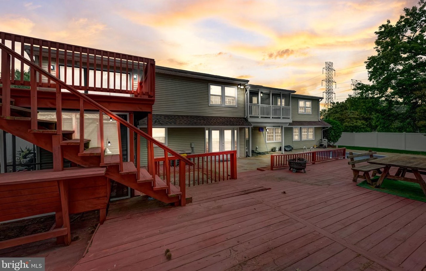 83 Country Club Rd, Willingboro, NJ 08046