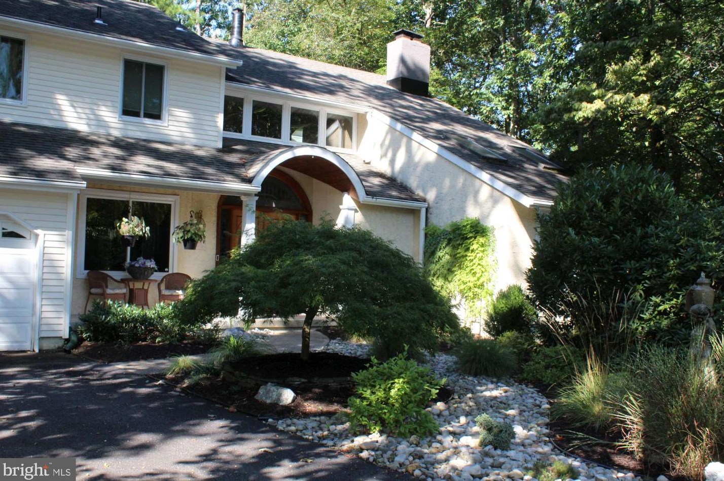 8 Heatherwood Ct, Medford, NJ 08055-9157