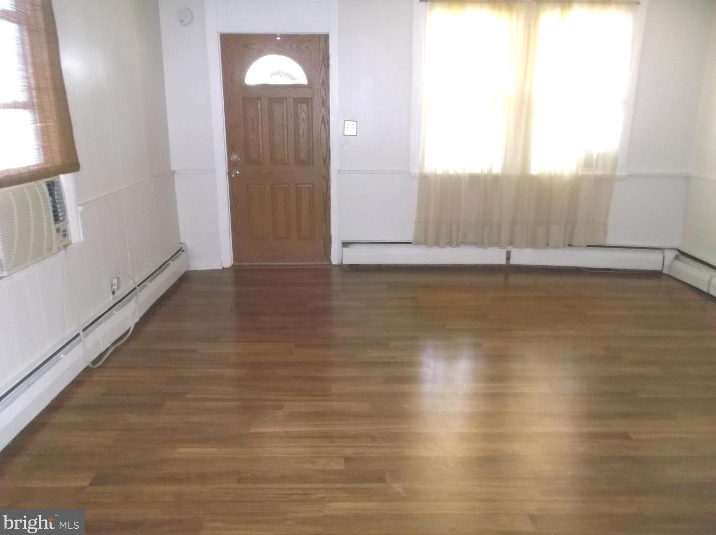 223 Broad St, Beverly, NJ 08010-1104