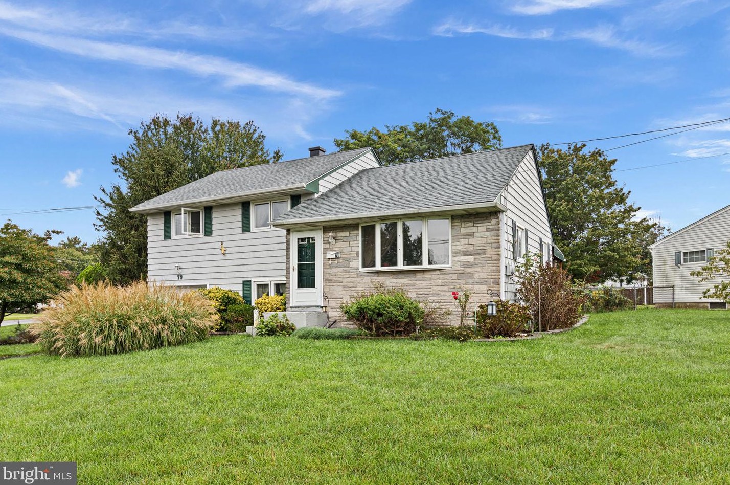 79 Eaton Rd, Chesterfield, NJ 08505-2746