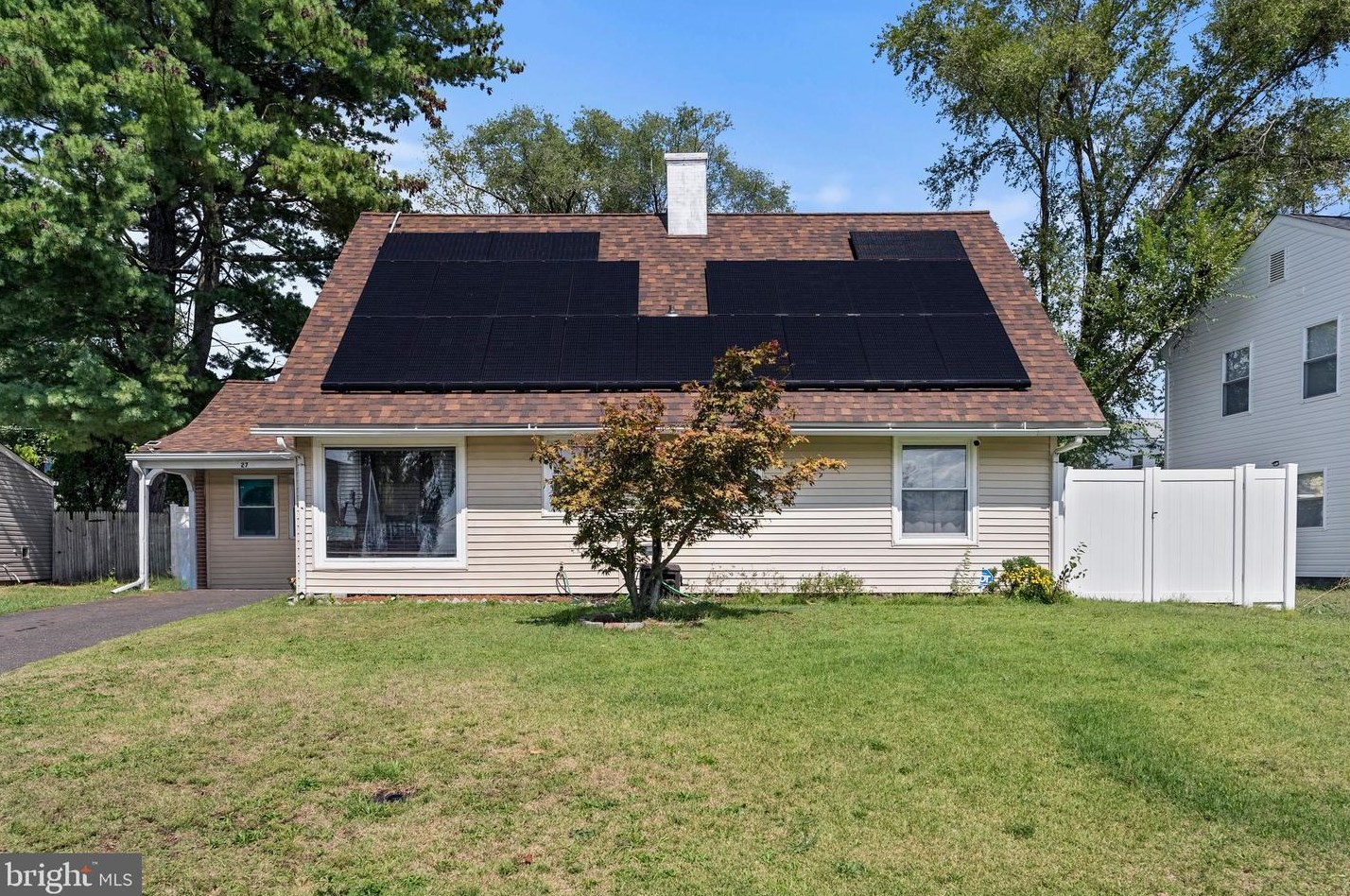 27 Berkshire Ln, Willingboro, NJ 08046-1635