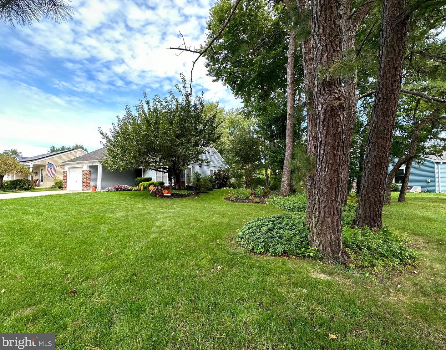 8 Cotherstone Dr, Southampton, NJ 08088-1002