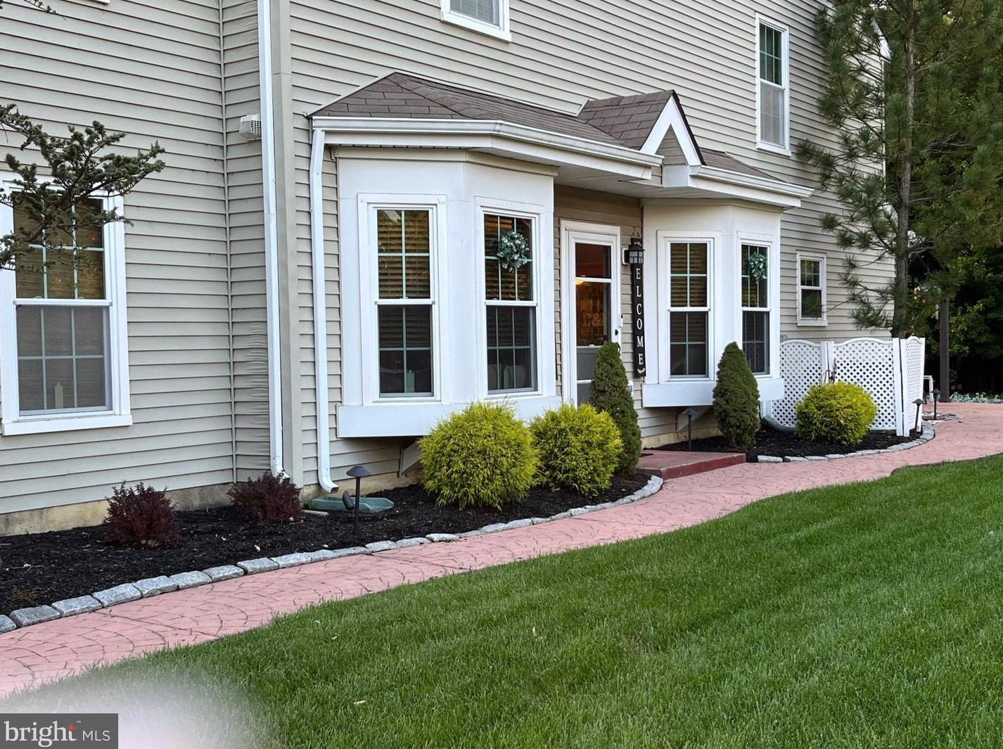 52 Stokes Rd, Mount Laurel, NJ 08054-6412