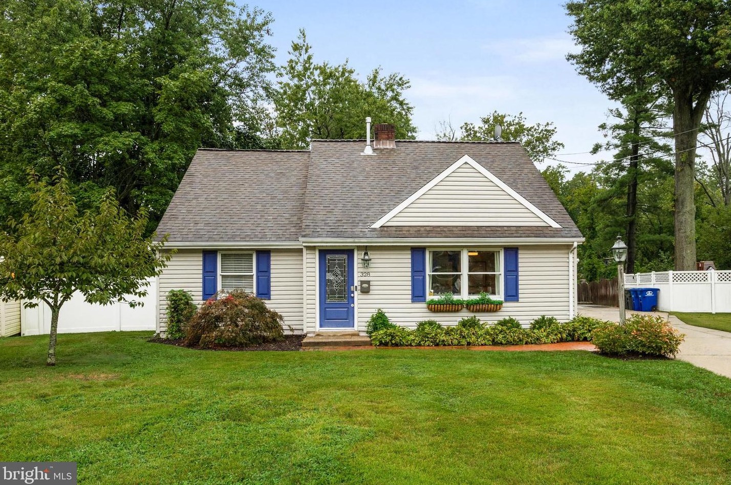 328 High St, Moorestown, NJ 08057-3508