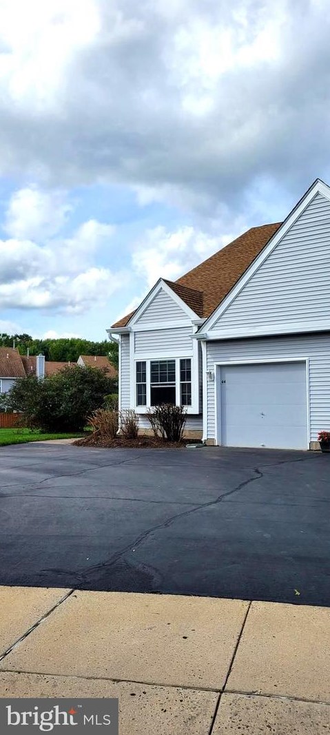 44 Aspen Ct, Chesterfield NJ  08505-4241 exterior