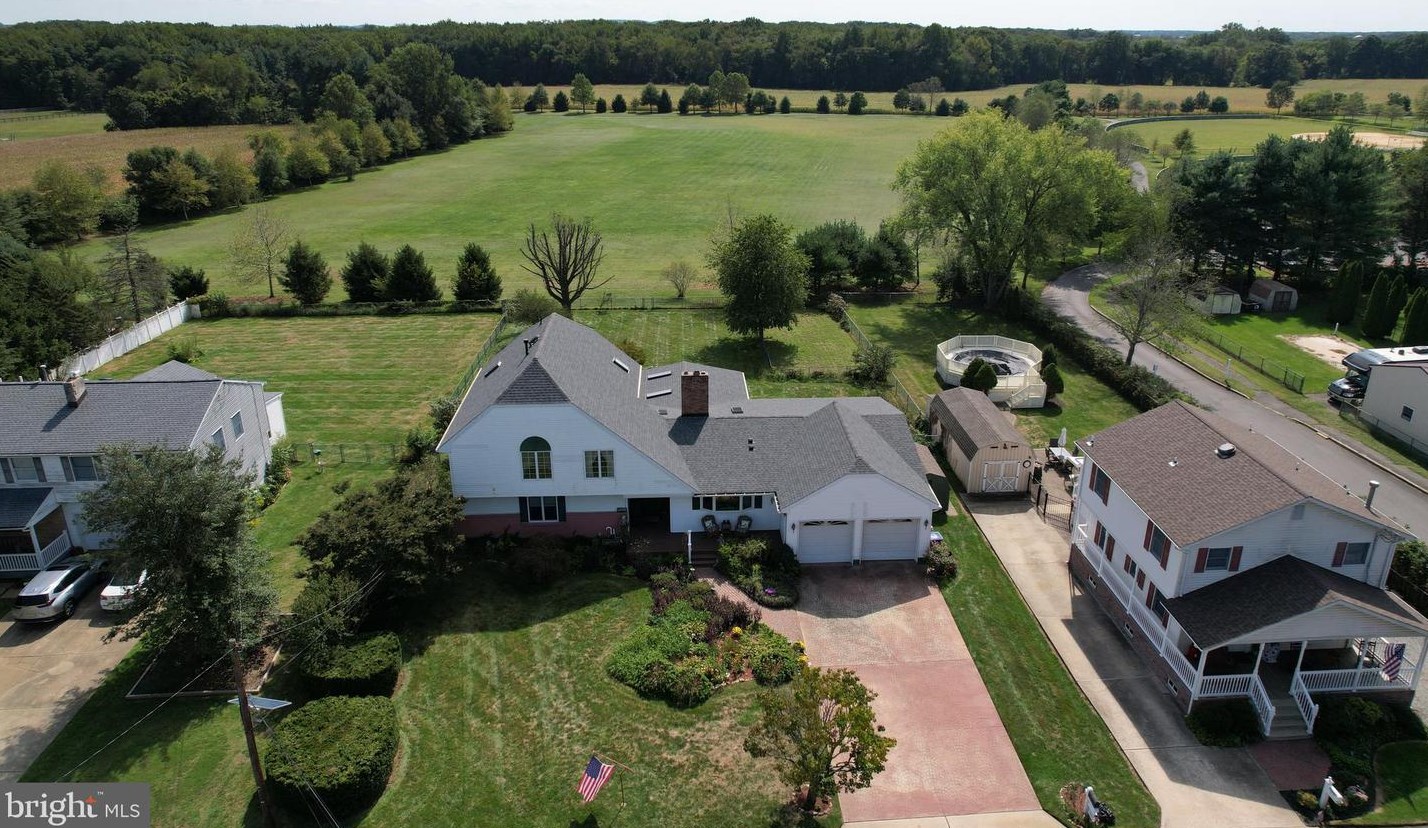 24854 Main St, Columbus NJ 08022-1339 exterior