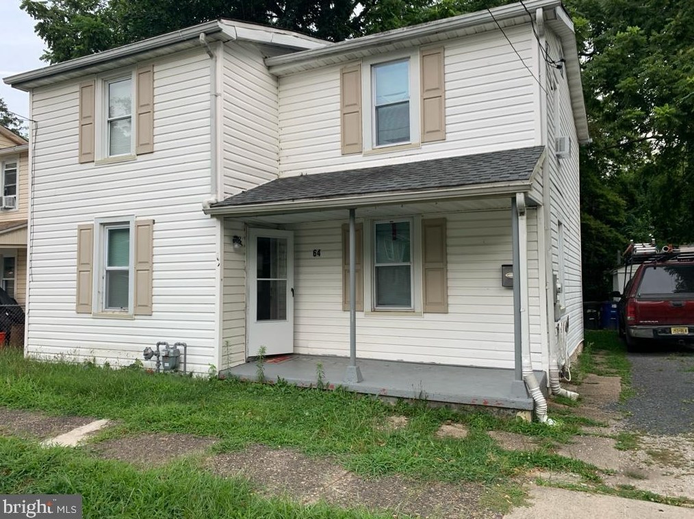 64 Pine St, Beverly, NJ 08010-3517