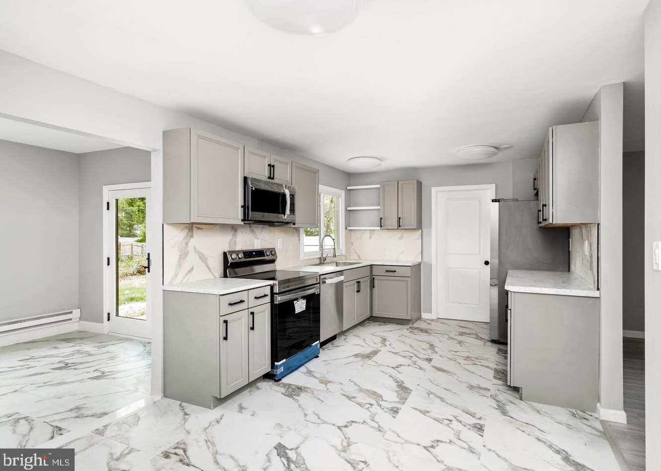55 Barrington Ln, Willingboro, NJ 08046