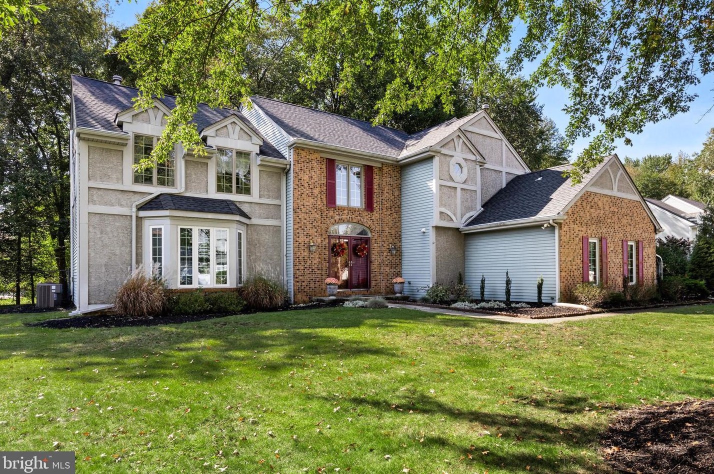 12 Hopemont Dr, Mount Laurel, NJ 08054-4513