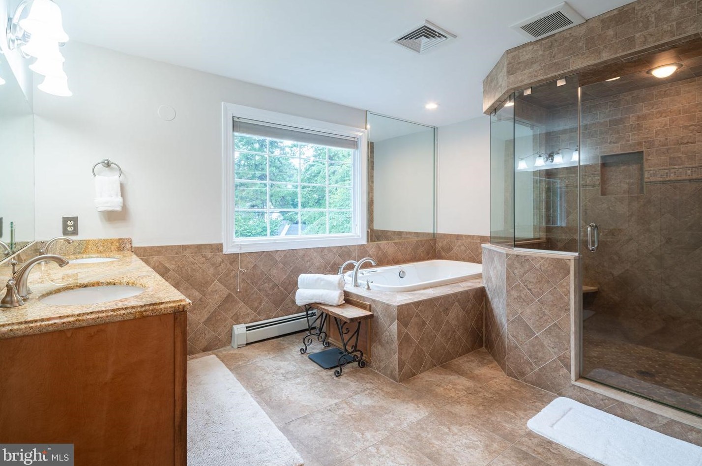 23 Pontiac Dr, Medford NJ 08055-8146 exterior