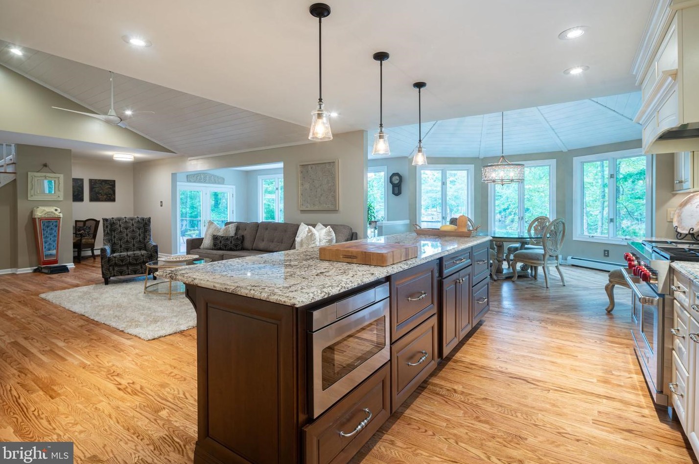 23 Pontiac Dr, Medford NJ 08055-8146 exterior