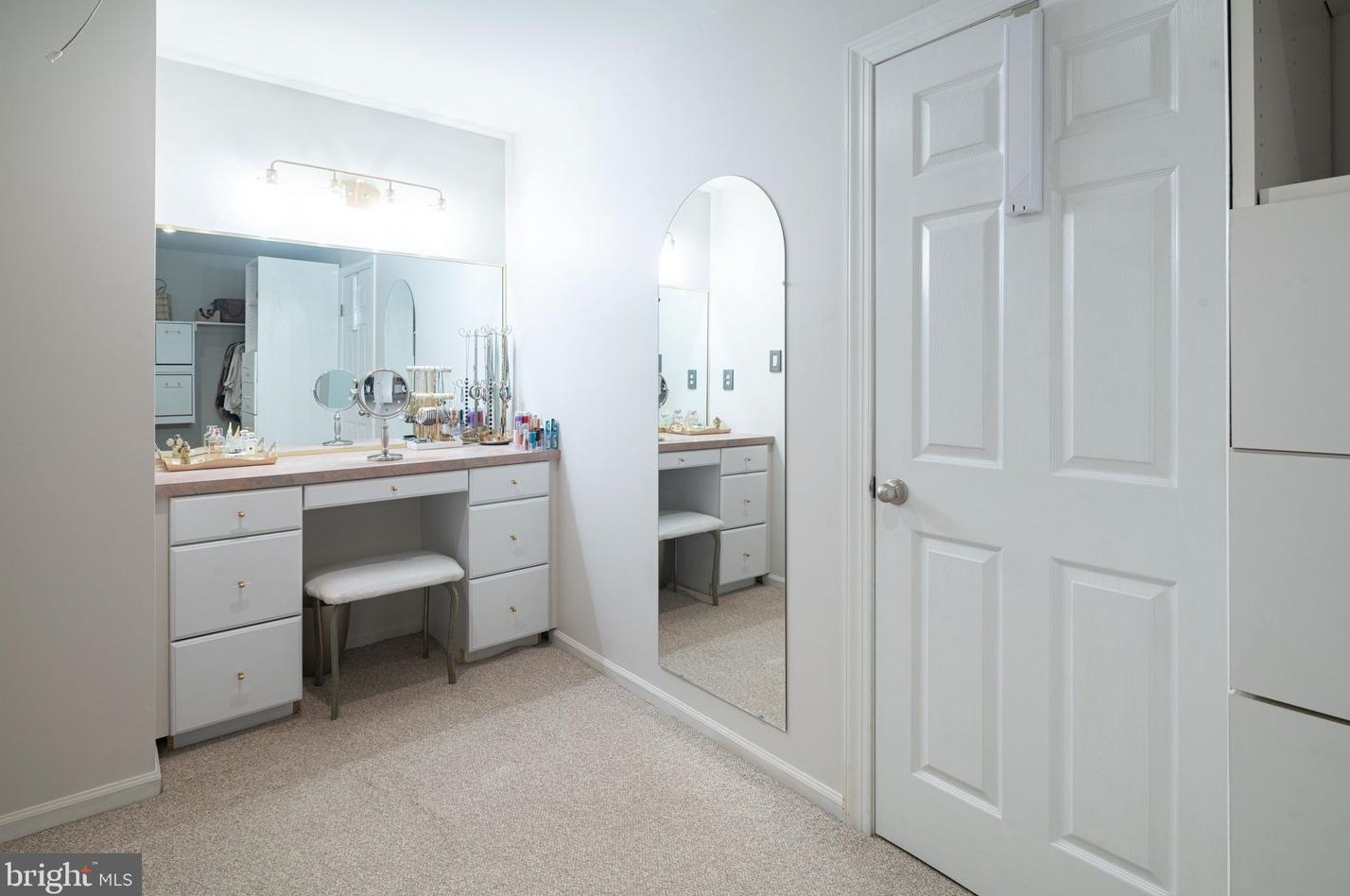 23 Pontiac Dr, Medford NJ 08055-8146 exterior