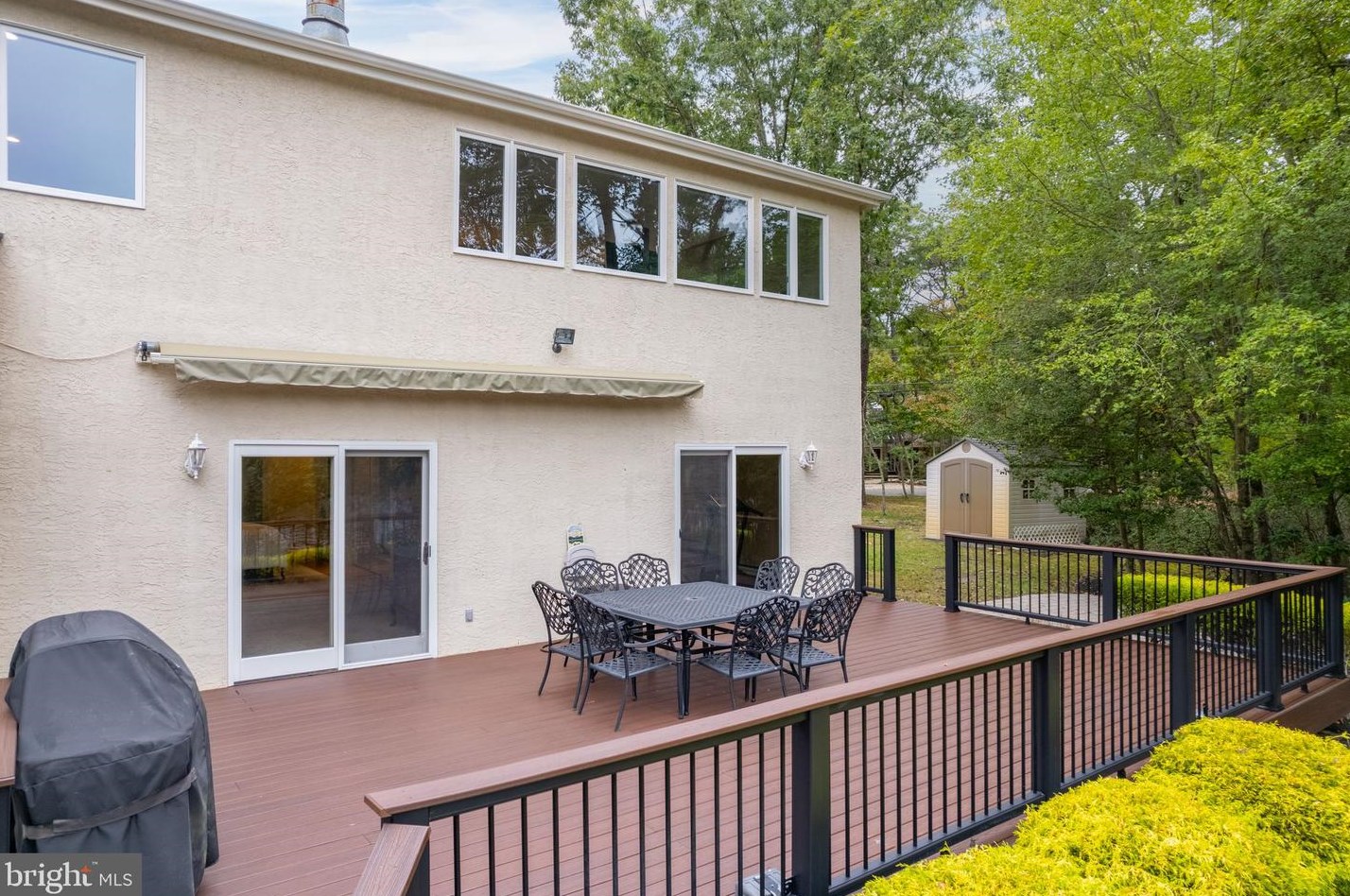 23 Pontiac Dr, Medford NJ 08055-8146 exterior