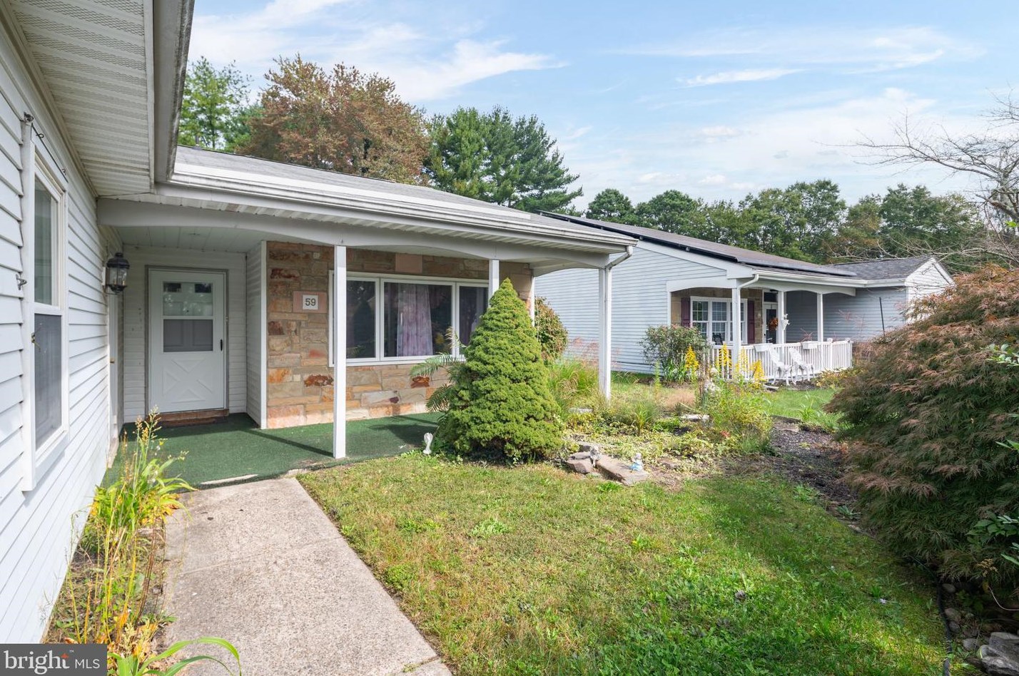 59 Sherwood Pl, Southampton, NJ 08088-1123