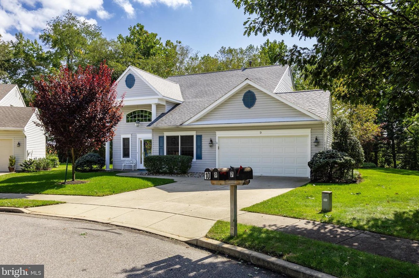 9 Stonehearth Ct, Columbus, NJ 08022