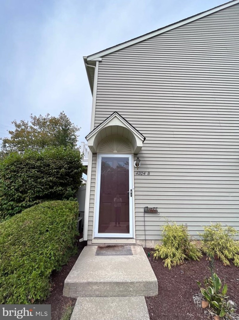 4204 Fenwick Ln, Mount Laurel, NJ 08054-6235