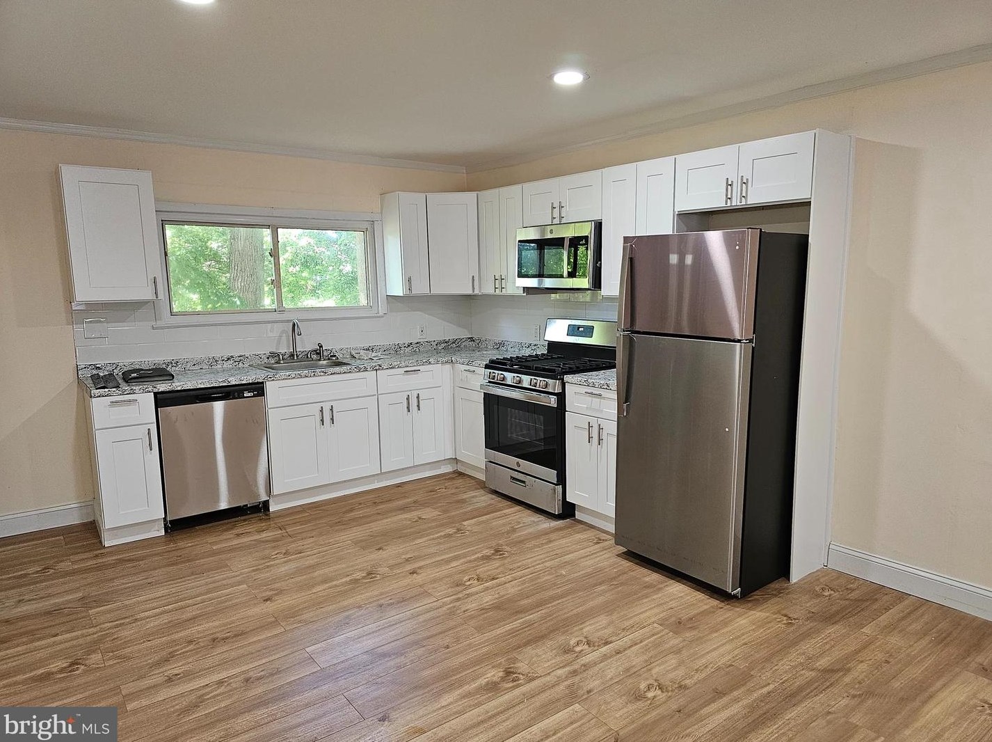 332 York St, Burlington NJ  08016-1522 exterior