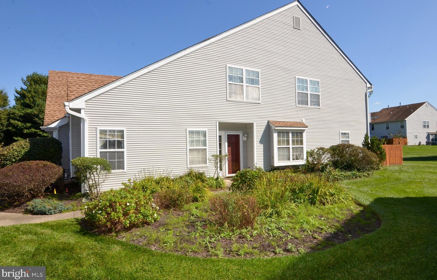 229 Birch Hollow Dr, Chesterfield, NJ 08505